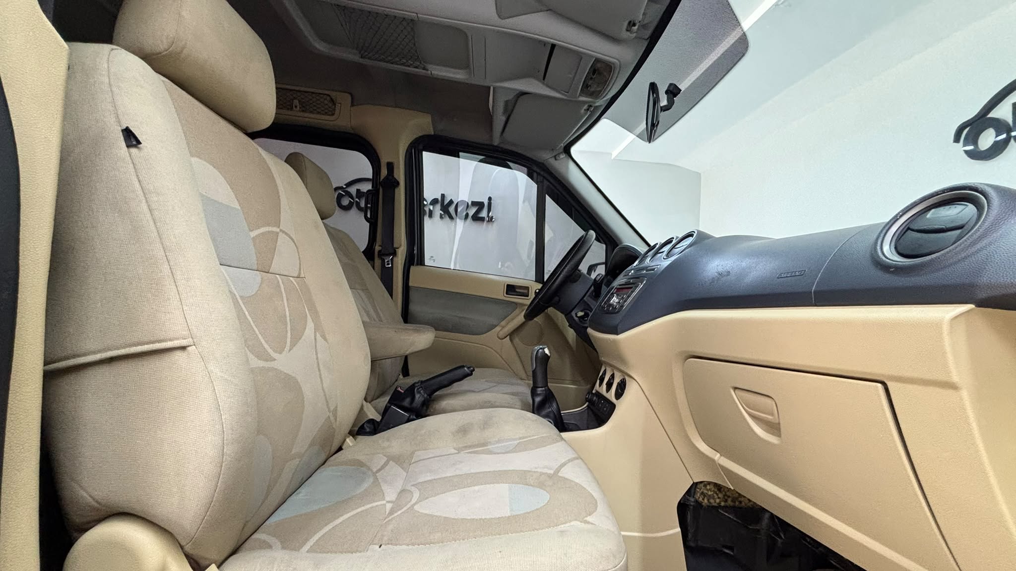 FORD TRANSIT 16
